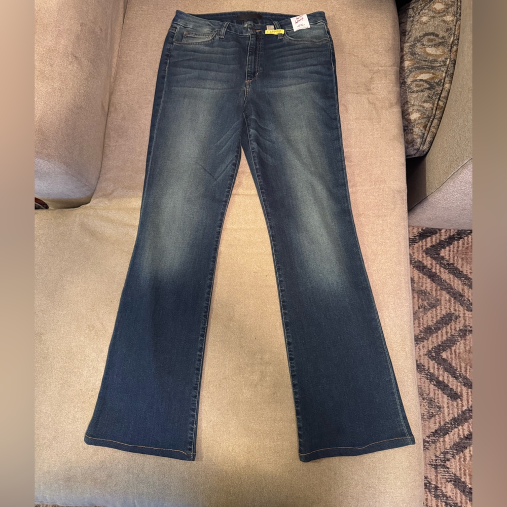 Joe’s Jeans, Hi Rise Curvy Boot cut, Stephaney 32